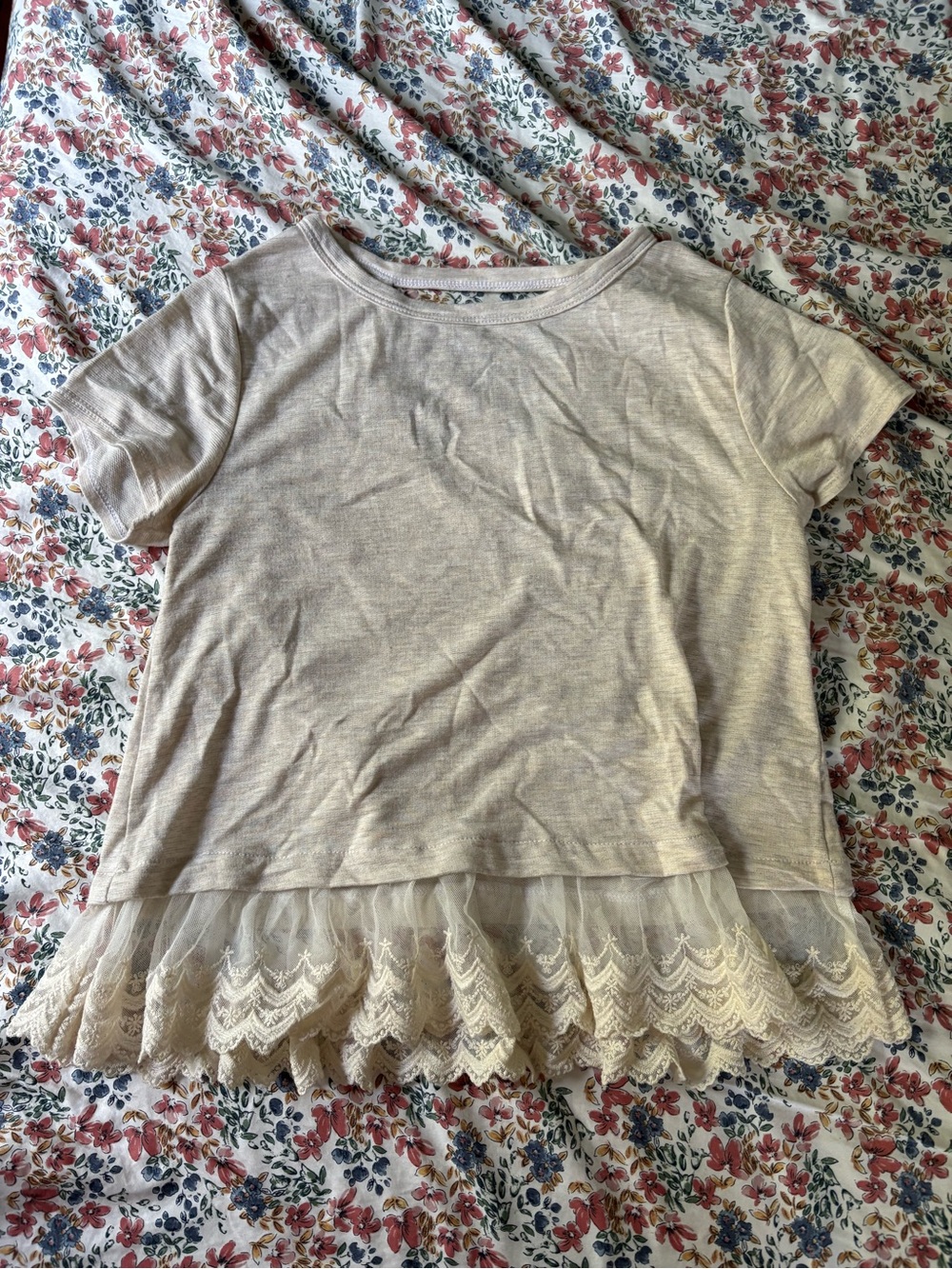 Women's Cream Short Sleeve Tee with Lace Tulle Hem